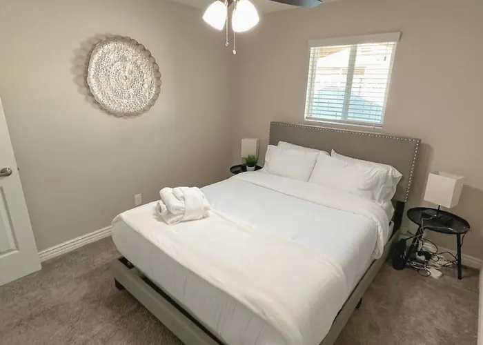 Modern 3br,2ba With Game Hallway - Pets Welcome