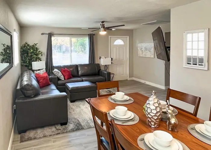 Modern 3br,2ba With Game Hallway - Pets Welcome * Phoenix