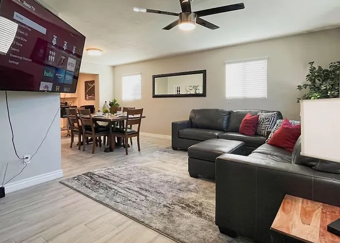 Modern 3br,2ba With Game Hallway - Pets Welcome *